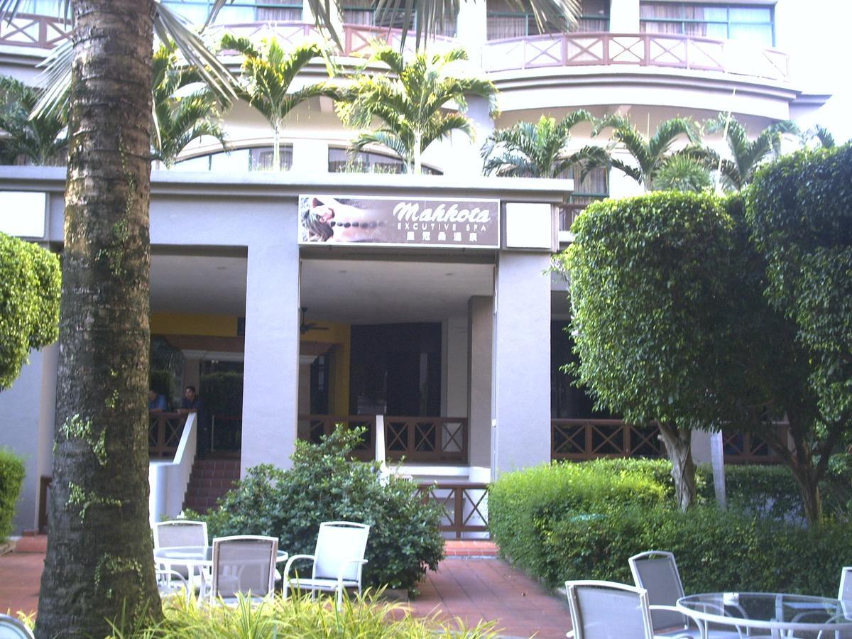 Costa Mahkota *