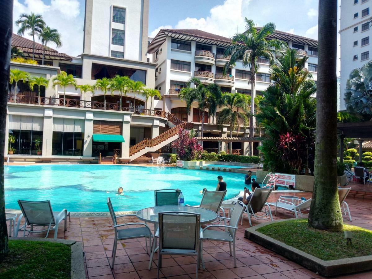 Costa Mahkota * Malacca